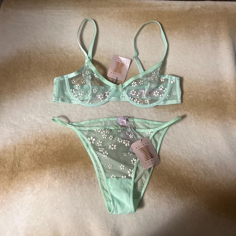 SAVAGE X FENTY Lace Panty and Bra Set, minty green with Daisies
